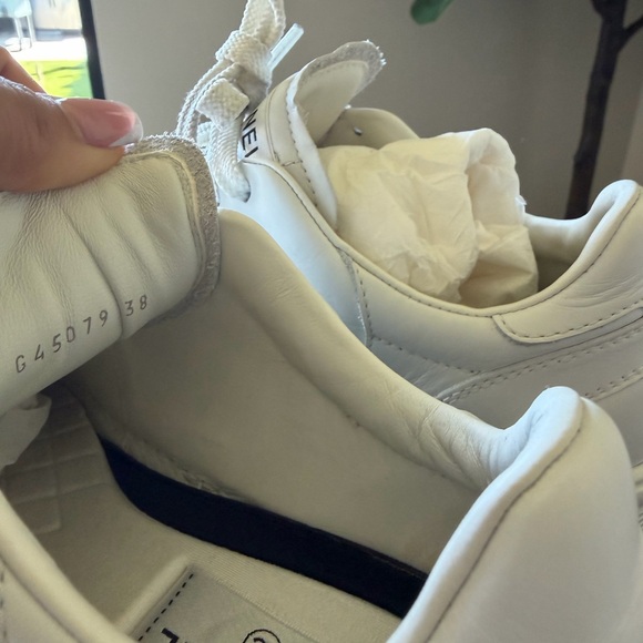 Chanel White Leather Low-Top Sneakers - Picture 7 of 11